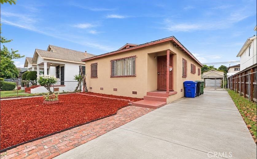Property photo for 324 E 55th, Los Angeles, CA