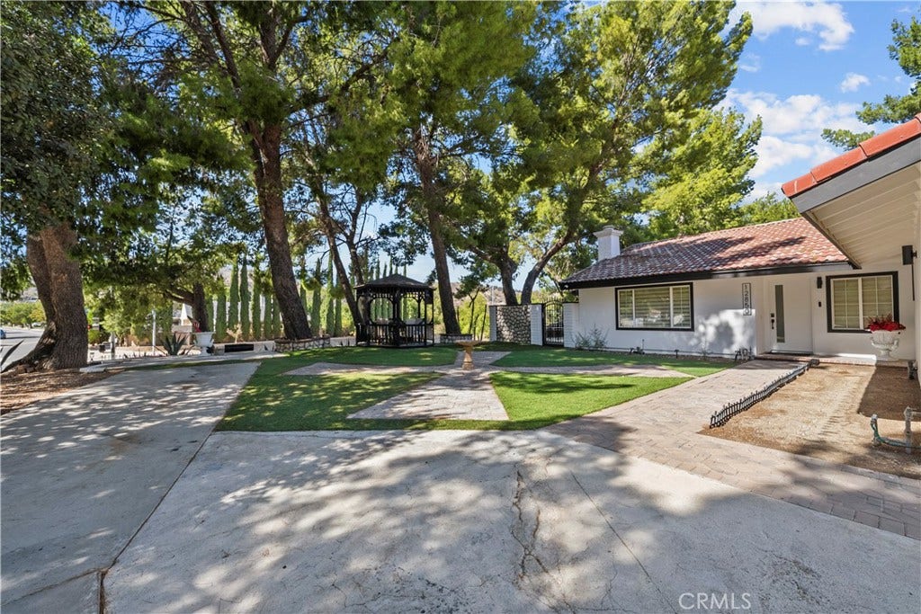 12850 Woodley Avenue, Granada Hills, CA 91344