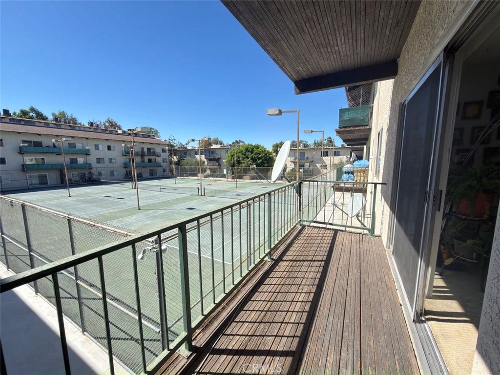 5460 White Oak Avenue, #E225, Encino, CA 91316 5460 White Oak Avenue, #E225, Encino, CA 91316