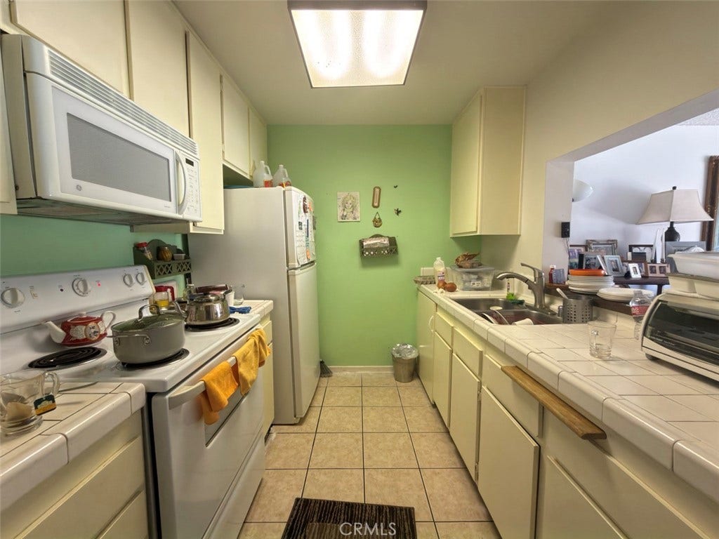 5460 White Oak Avenue, #E225, Encino, CA 91316 5460 White Oak Avenue, #E225, Encino, CA 91316