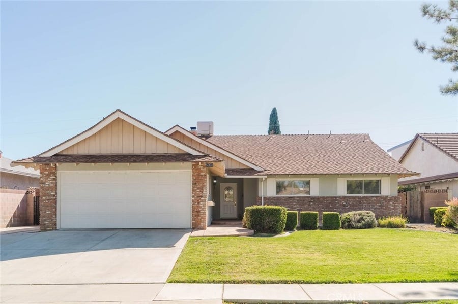 Property photo for 534 W Avenue J10, Lancaster, CA