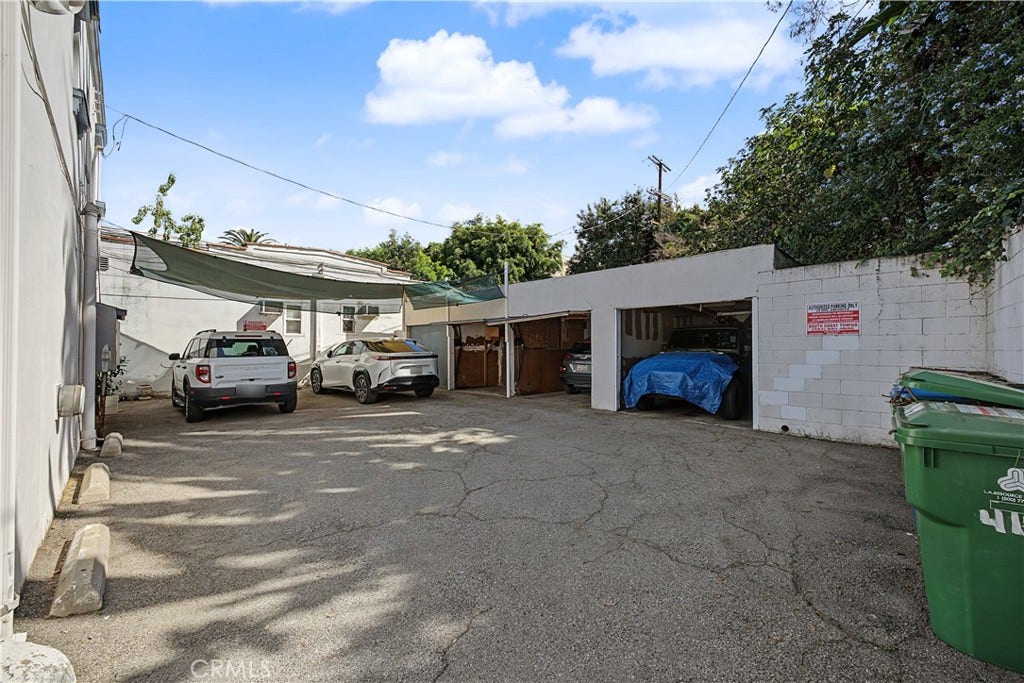 414 S Coronado, Los Angeles, CA 90057 414 S Coronado, Los Angeles, CA 90057