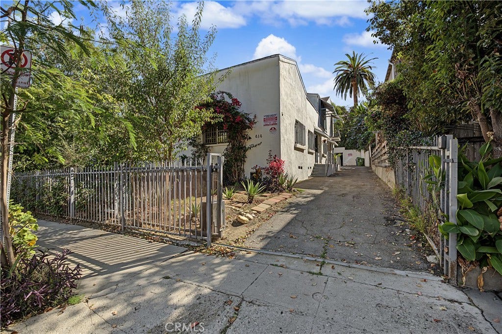 414 S Coronado, Los Angeles, CA 90057 414 S Coronado, Los Angeles, CA 90057