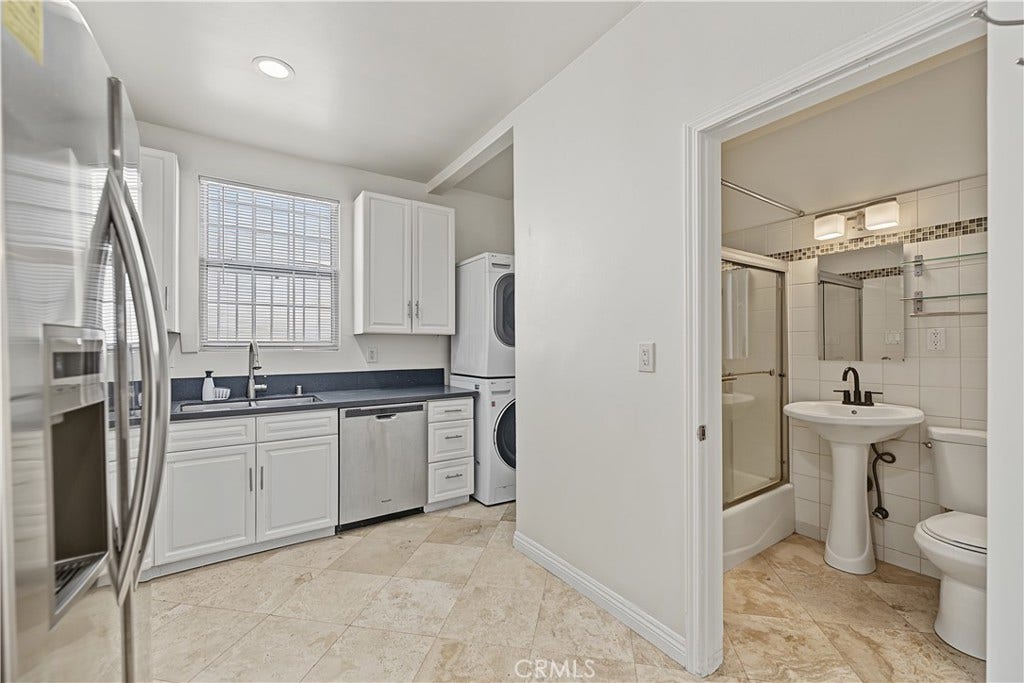414 S Coronado, Los Angeles, CA 90057 414 S Coronado, Los Angeles, CA 90057
