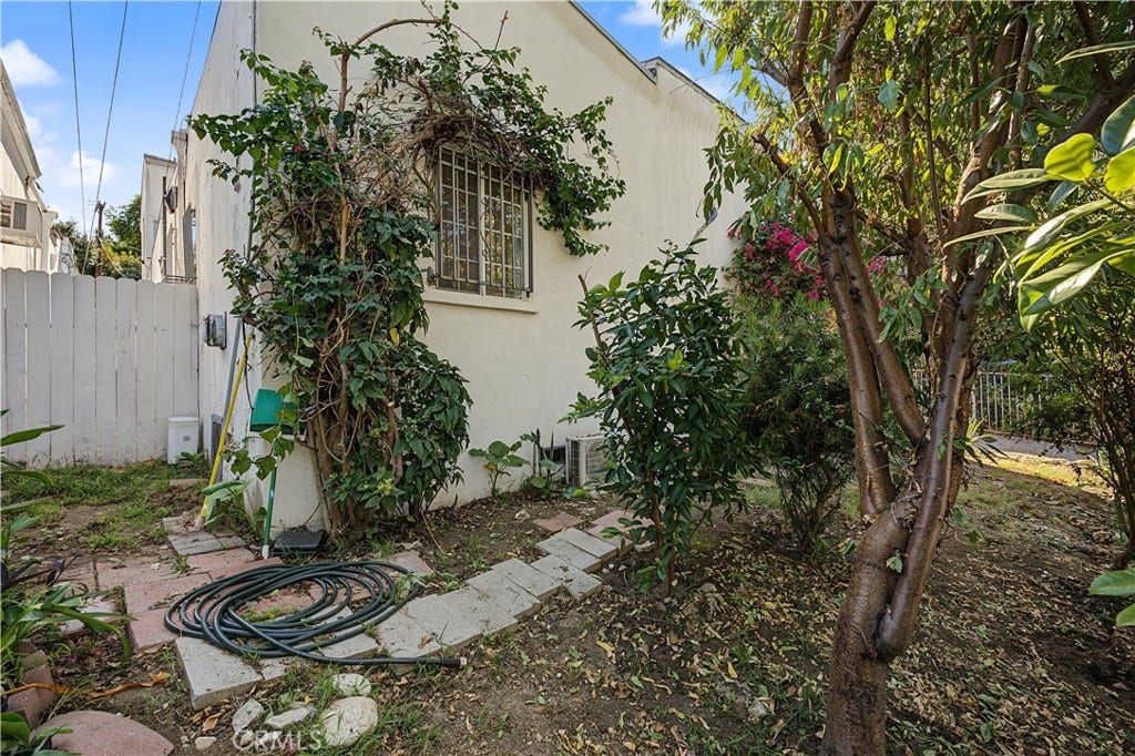 414 S Coronado, Los Angeles, CA 90057 414 S Coronado, Los Angeles, CA 90057