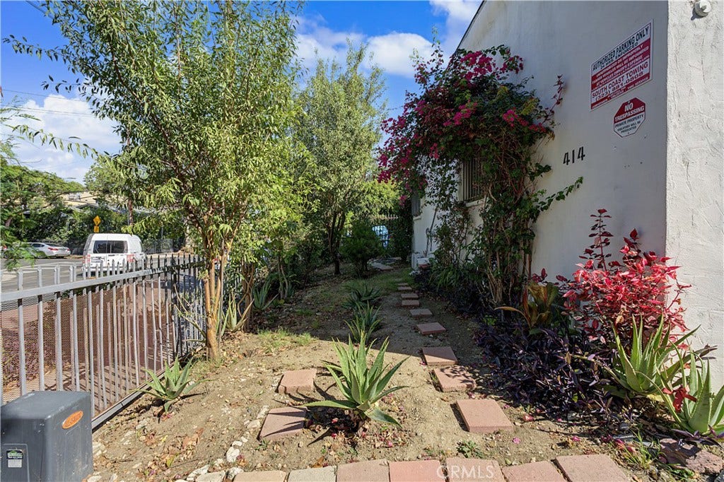 414 S Coronado, Los Angeles, CA 90057 414 S Coronado, Los Angeles, CA 90057
