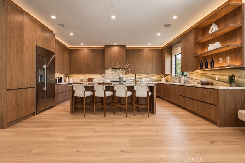 22816 Erwin, Woodland Hills, CA 91367 22816 Erwin, Woodland Hills, CA 91367