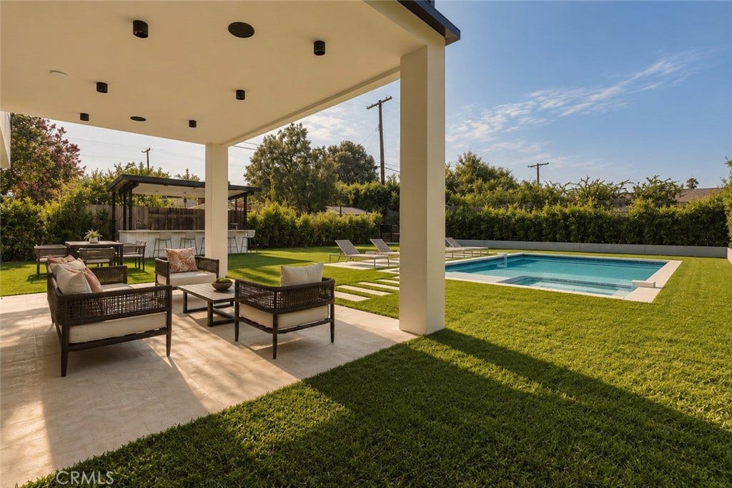 22816 Erwin, Woodland Hills, CA 91367 22816 Erwin, Woodland Hills, CA 91367