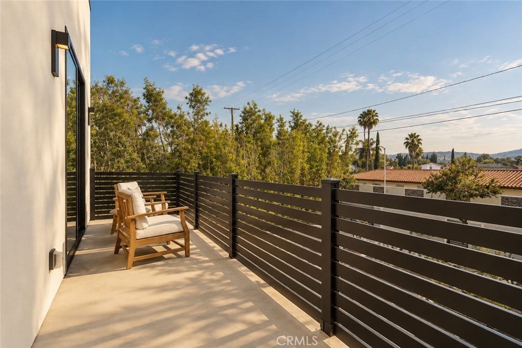 22816 Erwin, Woodland Hills, CA 91367 22816 Erwin, Woodland Hills, CA 91367