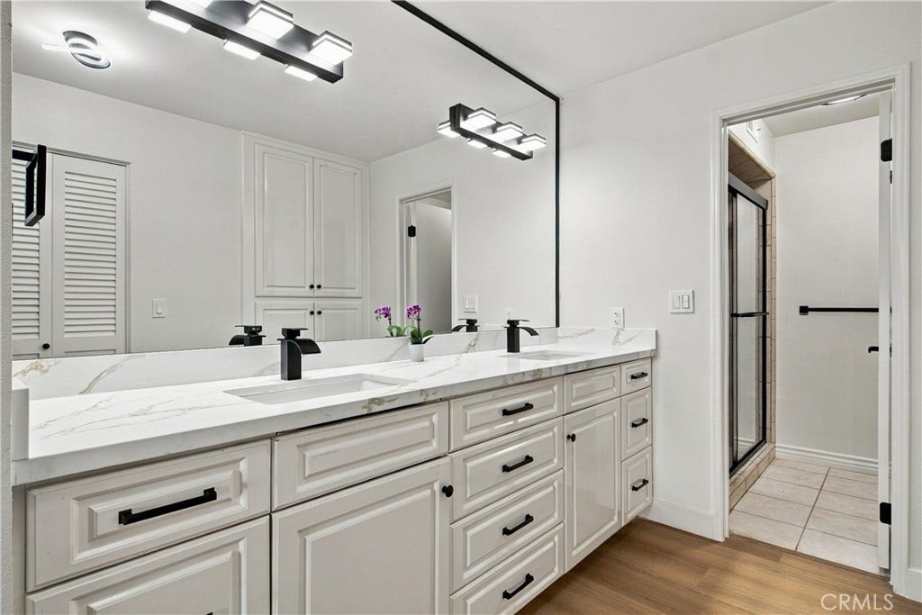 17140 Burbank, #207, Encino, CA 91316