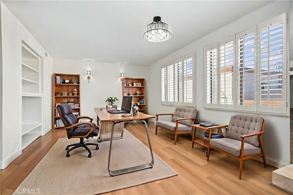 virtually staged/ 2nd living room area