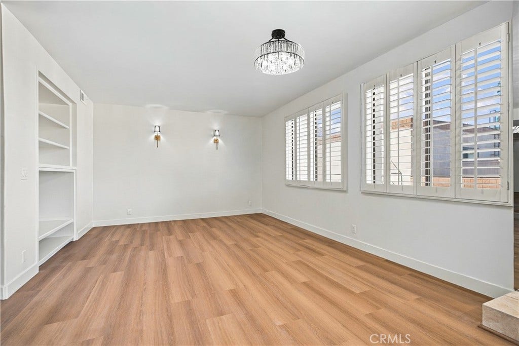 2nd living room or multi-purpose area