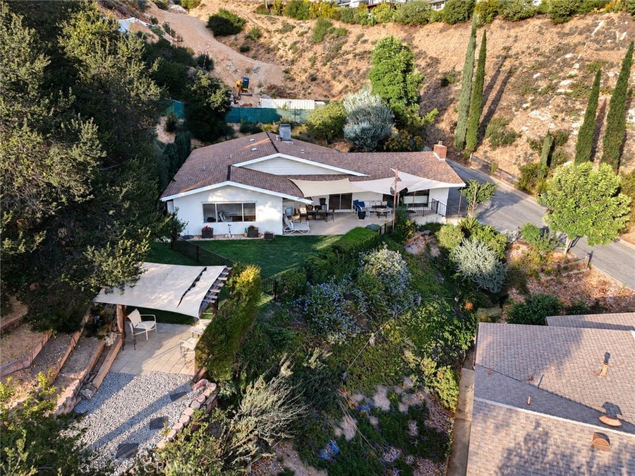 Property photo for 1656 Hazbeth Lane, Glendale, CA