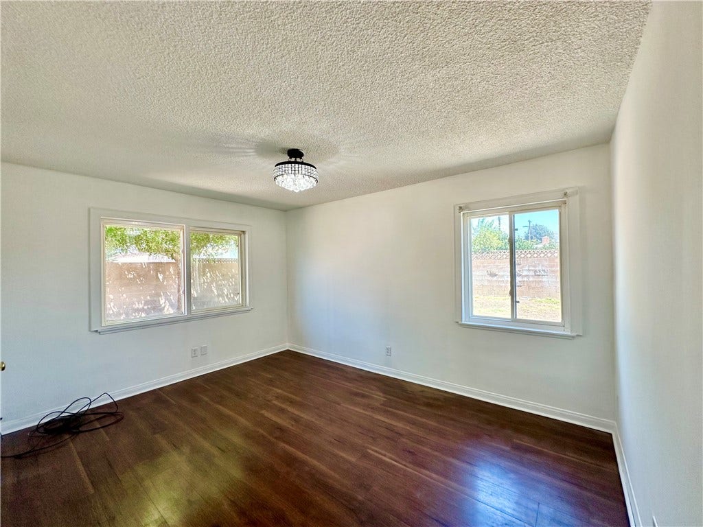 20355 Itasca Street, Chatsworth, CA 91311 20355 Itasca Street, Chatsworth, CA 91311