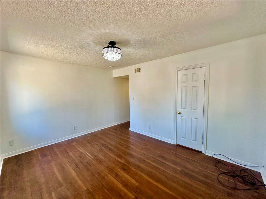 20355 Itasca Street, Chatsworth, CA 91311 20355 Itasca Street, Chatsworth, CA 91311