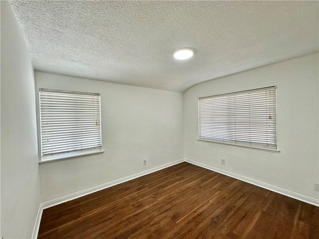 20355 Itasca Street, Chatsworth, CA 91311 20355 Itasca Street, Chatsworth, CA 91311