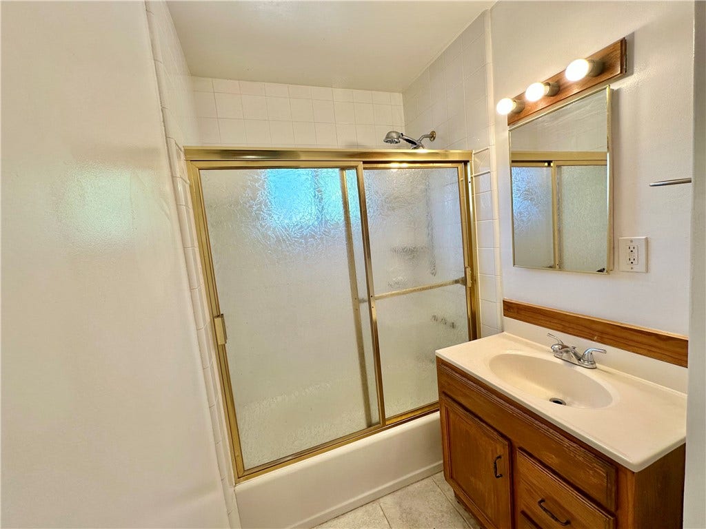 20355 Itasca Street, Chatsworth, CA 91311 20355 Itasca Street, Chatsworth, CA 91311