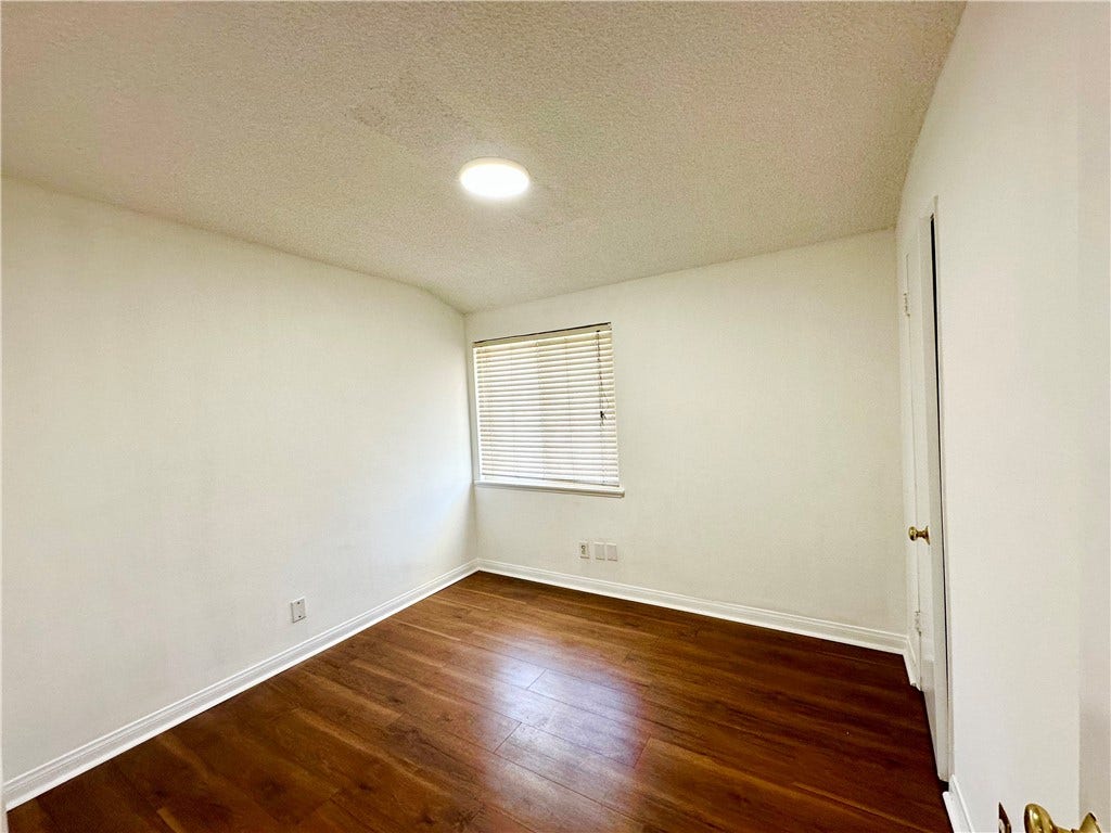 20355 Itasca Street, Chatsworth, CA 91311 20355 Itasca Street, Chatsworth, CA 91311