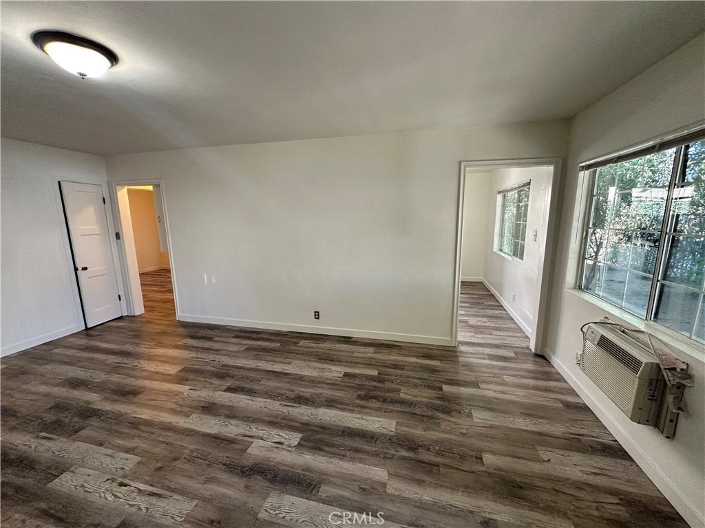 11434 Oxnard, #1, North Hollywood, CA 91606 Living room