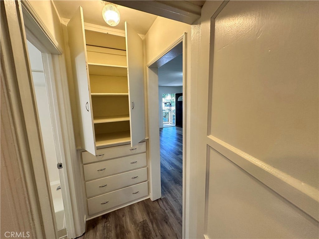11434 Oxnard, #1, North Hollywood, CA 91606 Hallway