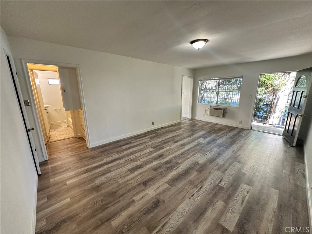 11434 Oxnard, #1, North Hollywood, CA 91606 Living room