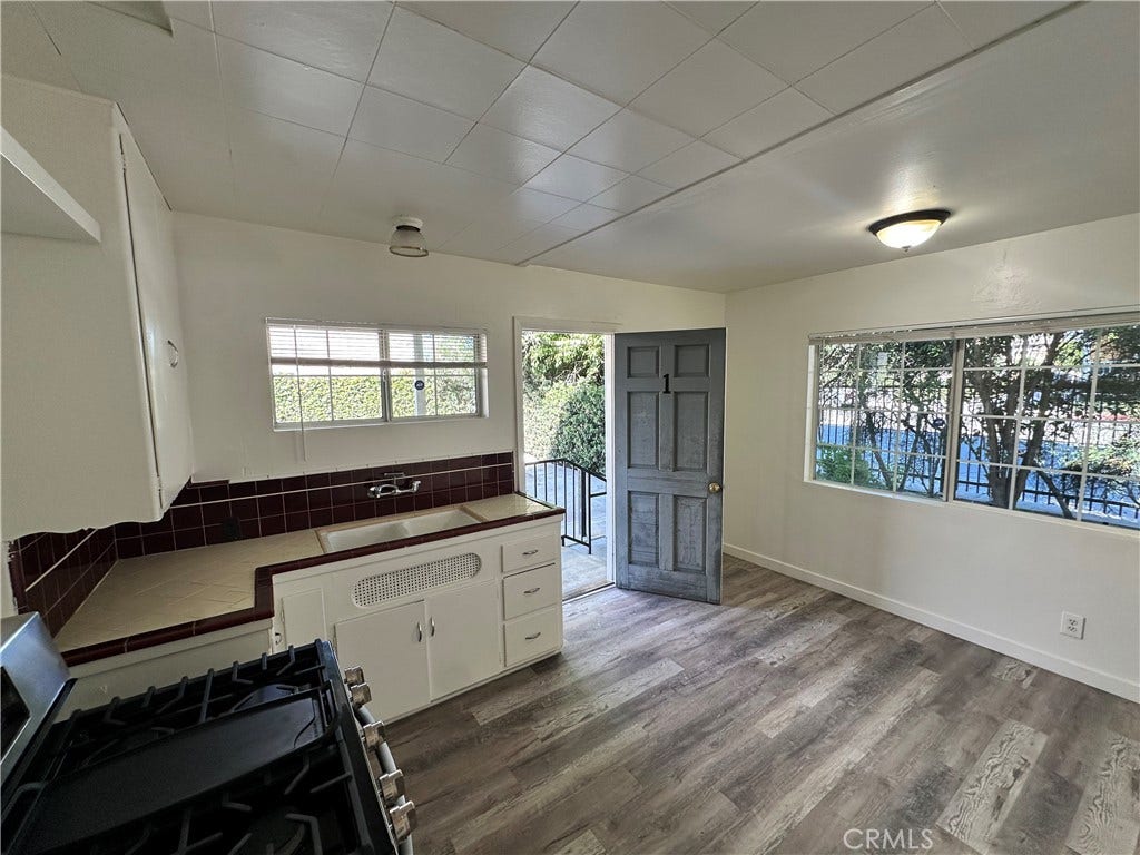 11434 Oxnard, #1, North Hollywood, CA 91606 Kitchen