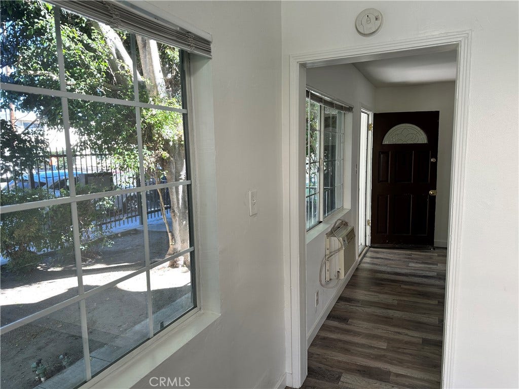 11434 Oxnard, #1, North Hollywood, CA 91606 Kitchen to Living room