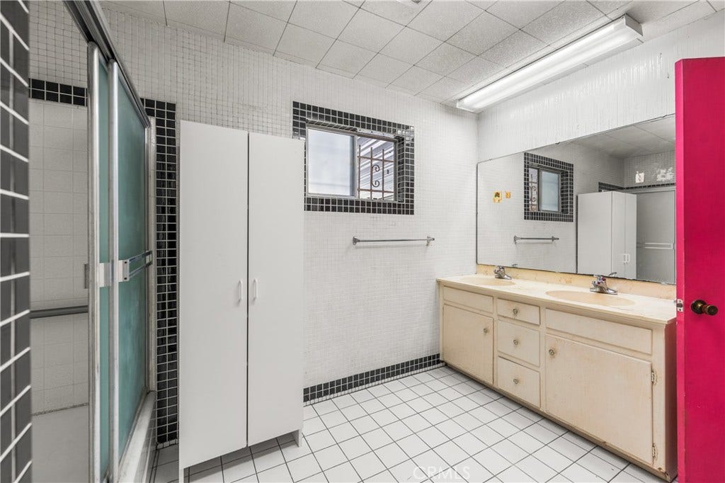 3920 Buckingham Road, Los Angeles, CA 90008 3920 Buckingham Road, Los Angeles, CA 90008
