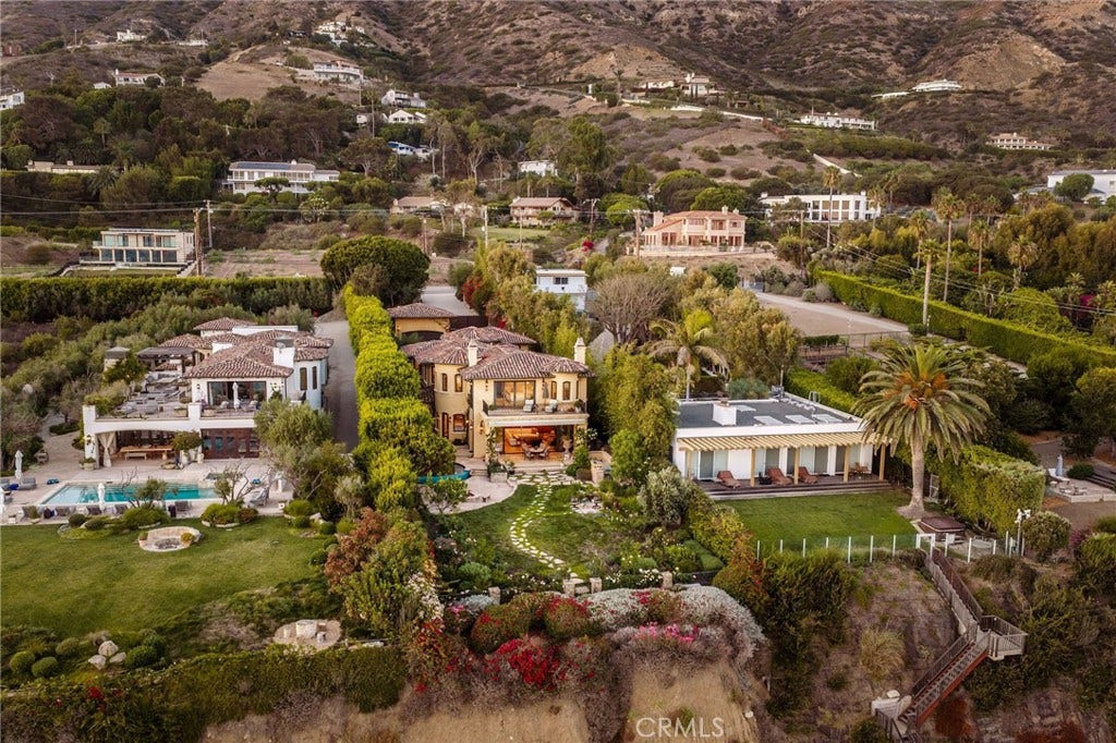 32636 Pacific Coast, Malibu, CA 90265 32636 Pacific Coast, Malibu, CA 90265
