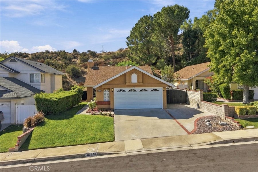 Property photo for 22856 Tamarack, Saugus, CA