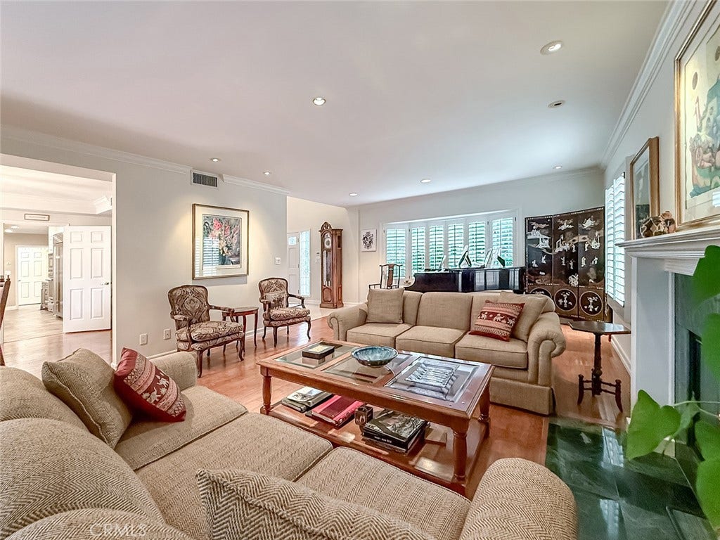 17512 Superior Street, Northridge, CA 91325 17512 Superior Street, Northridge, CA 91325