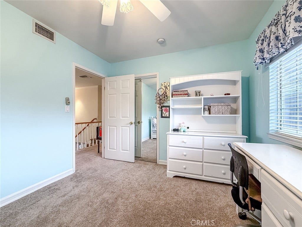 17512 Superior Street, Northridge, CA 91325 17512 Superior Street, Northridge, CA 91325