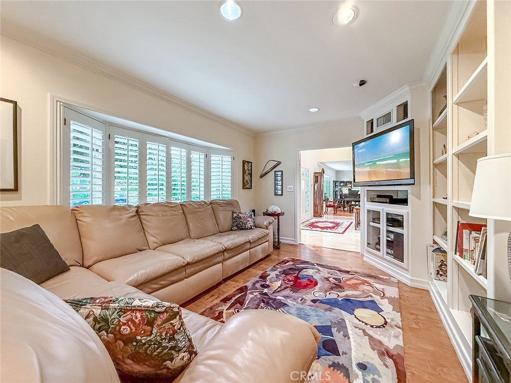 17512 Superior Street, Northridge, CA 91325 17512 Superior Street, Northridge, CA 91325