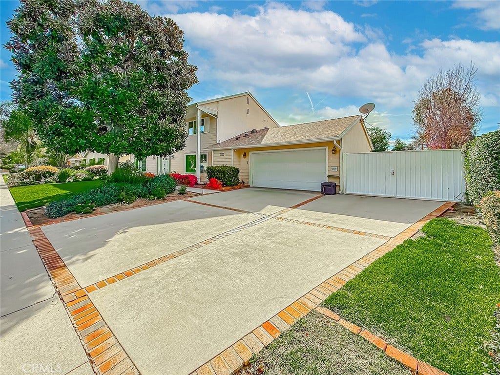 17512 Superior Street, Northridge, CA 91325 17512 Superior Street, Northridge, CA 91325