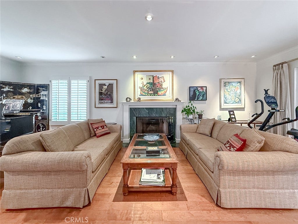 17512 Superior Street, Northridge, CA 91325 17512 Superior Street, Northridge, CA 91325