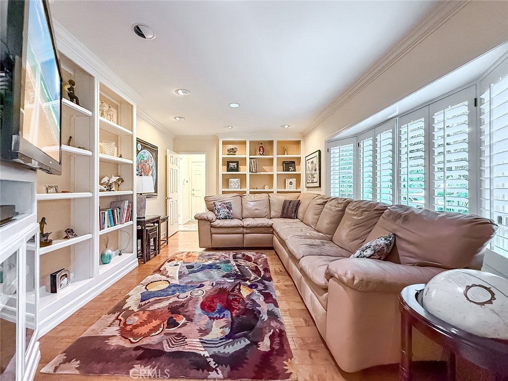 17512 Superior Street, Northridge, CA 91325 17512 Superior Street, Northridge, CA 91325