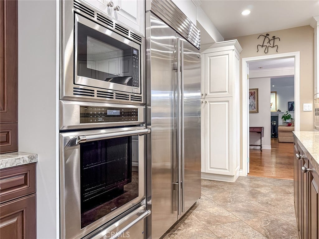 17512 Superior Street, Northridge, CA 91325 17512 Superior Street, Northridge, CA 91325