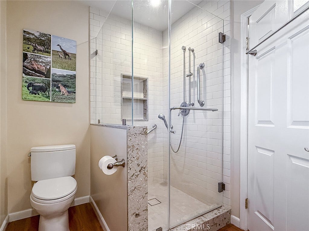 17512 Superior Street, Northridge, CA 91325 17512 Superior Street, Northridge, CA 91325