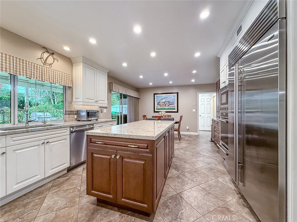 17512 Superior Street, Northridge, CA 91325 17512 Superior Street, Northridge, CA 91325
