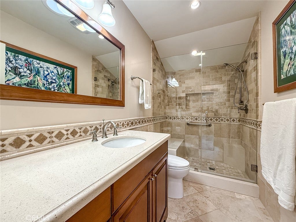 17512 Superior Street, Northridge, CA 91325 17512 Superior Street, Northridge, CA 91325