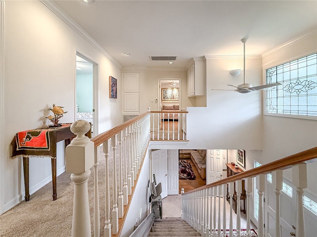 17512 Superior Street, Northridge, CA 91325 17512 Superior Street, Northridge, CA 91325