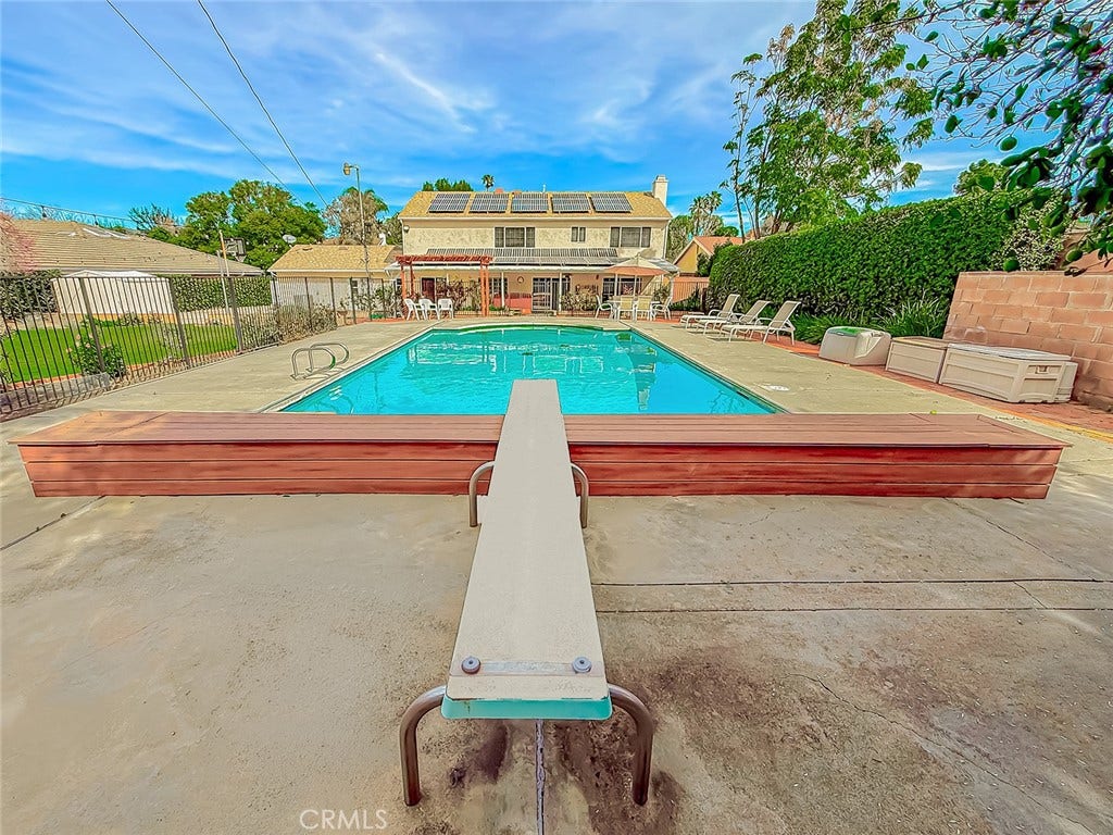 17512 Superior Street, Northridge, CA 91325 17512 Superior Street, Northridge, CA 91325