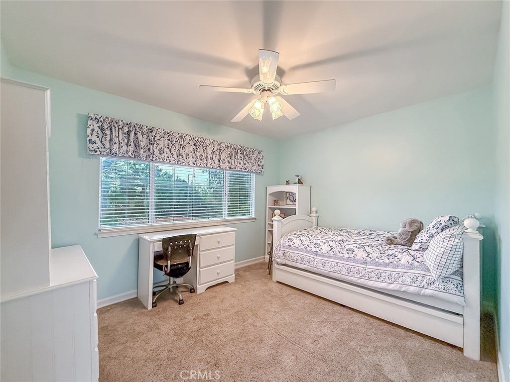 17512 Superior Street, Northridge, CA 91325 17512 Superior Street, Northridge, CA 91325