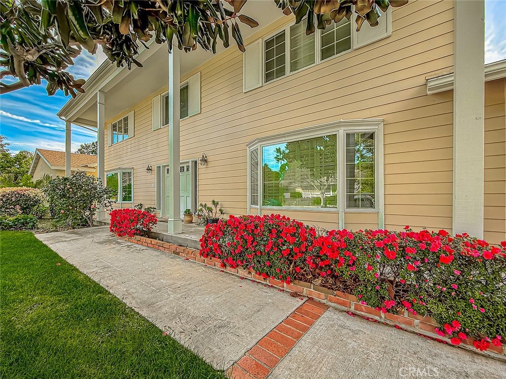 17512 Superior Street, Northridge, CA 91325 17512 Superior Street, Northridge, CA 91325