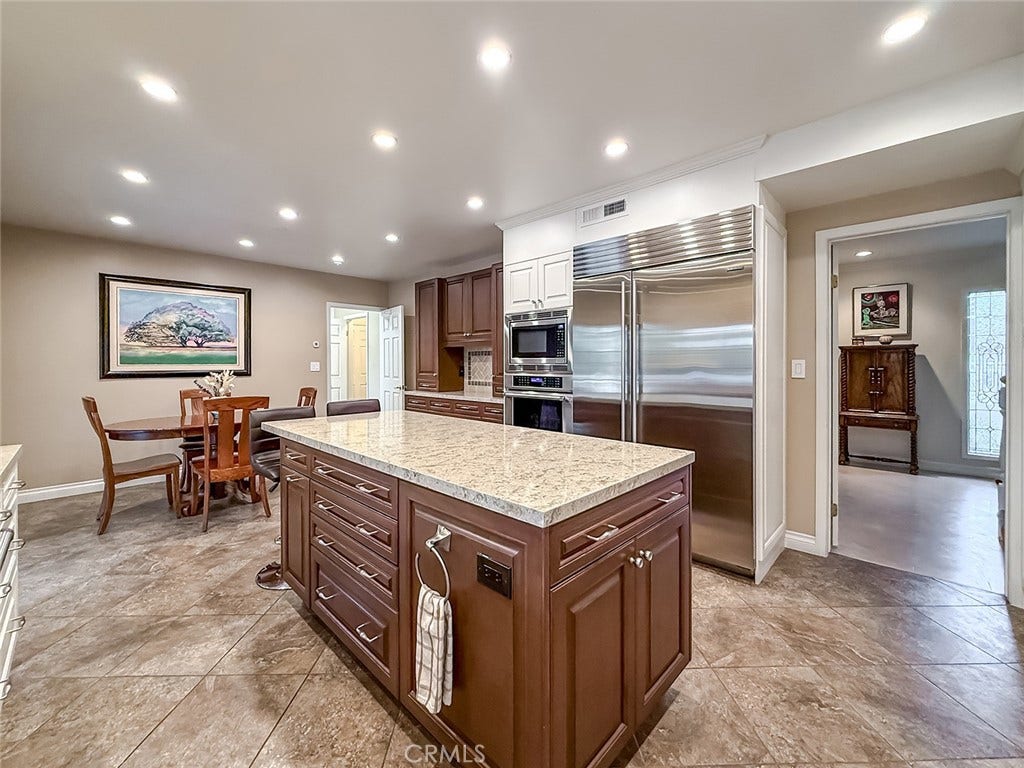 17512 Superior Street, Northridge, CA 91325 17512 Superior Street, Northridge, CA 91325