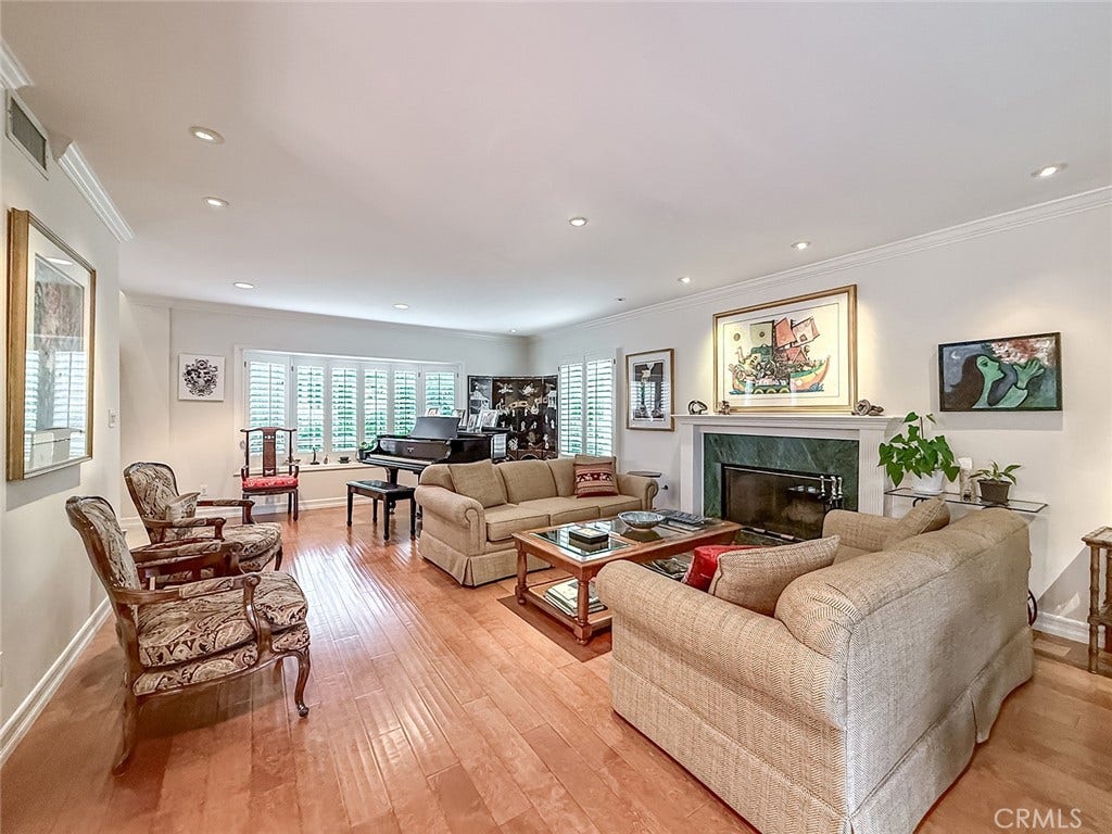 17512 Superior Street, Northridge, CA 91325 17512 Superior Street, Northridge, CA 91325