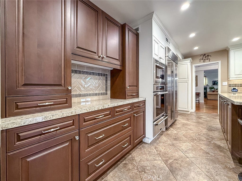 17512 Superior Street, Northridge, CA 91325 17512 Superior Street, Northridge, CA 91325