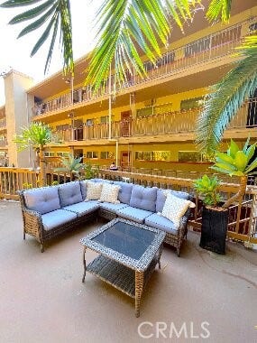100 Cliff Drive, #3, Laguna Beach, CA 92651 100 Cliff Drive, #3, Laguna Beach, CA 92651