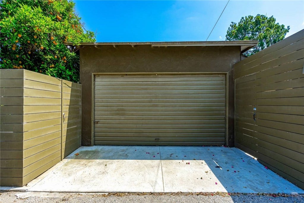 313 Venice Way, Venice, CA 90291