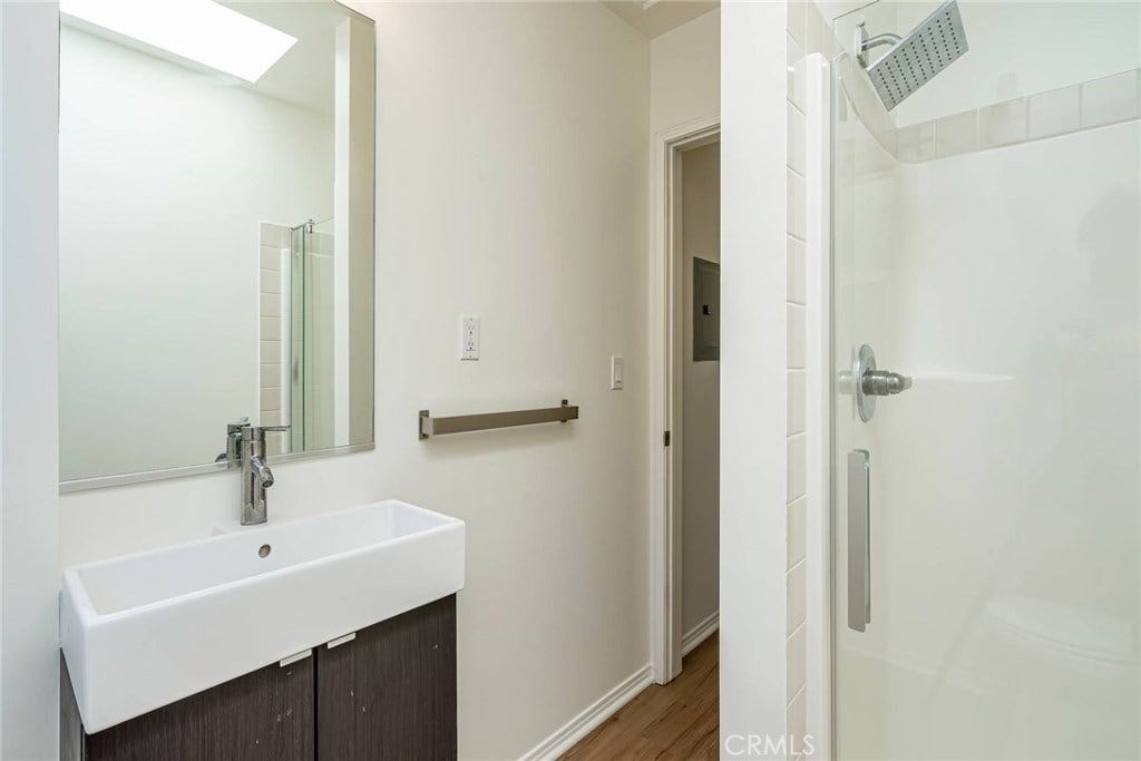 313 Venice Way, Venice, CA 90291